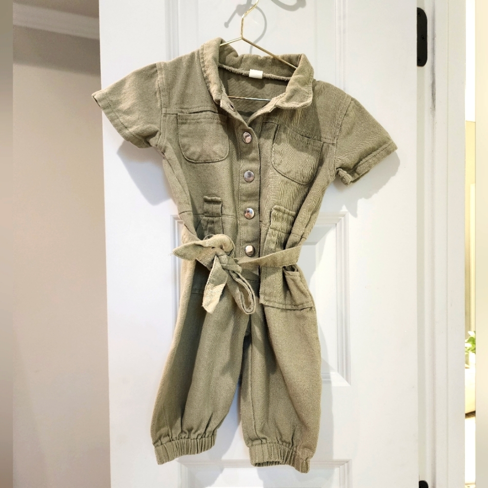 Army Green Jumper Baby Girl 9-12M Never Worn, No Tags, Like New